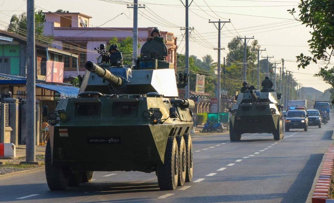 zawmoethant71's tweet photo. It's reported that an armour vehicle of military council, which patrolling/raiding to south of #TaNga village,where have been in north of #MattaYa Twp on #Jul6 was melted down by #PDF's attack.
https://t.co/Mc0jZju7a4
#2024Jul9Coup
#WhatsHappeningInMyanmar https://t.co/ZleJuWx1FY