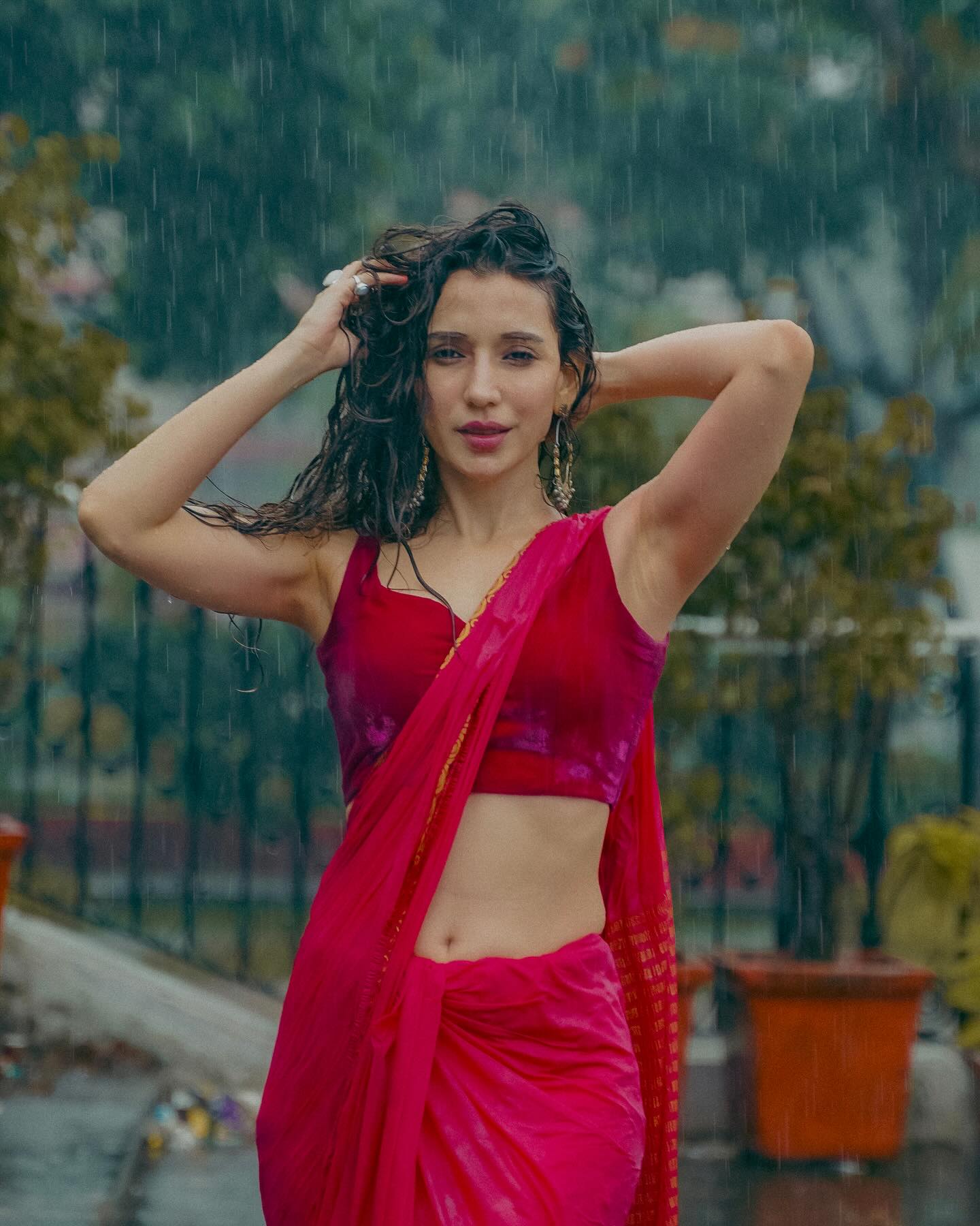 GSBwQiYaMAAoNds?format=jpg&name=large