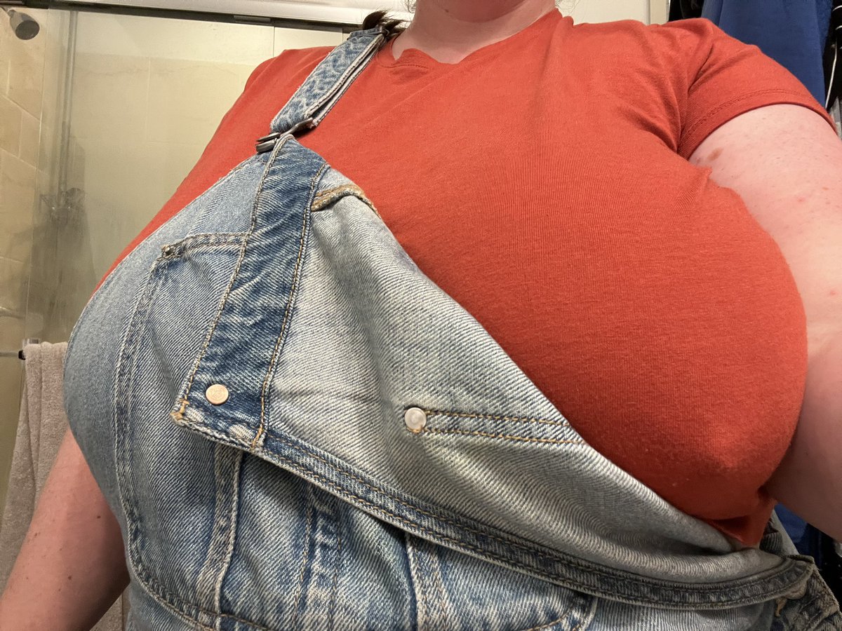 caffeinekitty1's tweet photo. 👩🏻🌾 Garden Hoe on the loose xo
https://t.co/M6BZWglbeC
🥕
#boobs #bigtits #breastmilk #milkers #milk #princess #tits #cute #lactation #nipples #cleavage #38L #milf https://t.co/bVS61EKjUY