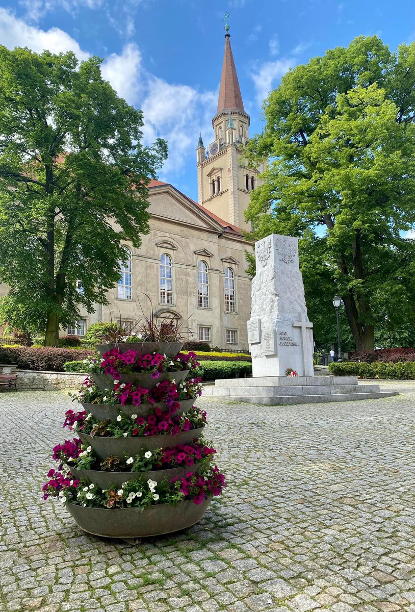 PEAWalbrzych's tweet photo. Od otwarcia turystycznego naszego kościoła już prawie #4000 osób mogło zobaczyć jego piękno 🙂 

W ubiegły weekend przekroczyliśmy również #1000 osobę, która skorzystała z naszej turystycznej trasy 🎒

Zapraszamy! Jesteśmy otwarcie od wtorku do niedzieli 🙂 https://t.co/ef5mIPFDzE