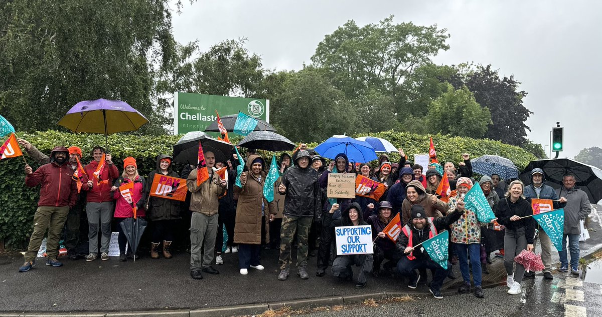 Phenomenal support from <a href="/NEUnion/">National Education Union</a> members at #Chellaston Academy on strike for fair pay. Pay the back pay #QEGSMAT! #SupportOurSupportStaff <a href="/bbcemt/">BBC East Midlands</a> <a href="/ITVCentral/">ITV News Central</a> #Derby #Education #Derbyshire