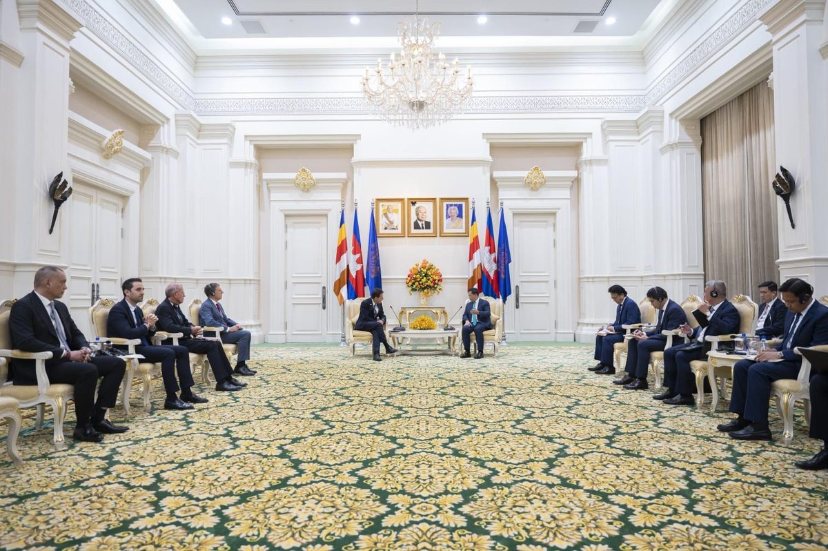 <a href="/GeoffroyRDB/">Geoffroy Roux de Bezieux</a>, Président de l'Alliance, a rencontré SE M. Hun Manet, PM du Royaume du Cambodge. Une opportunité unique pour l'organisation d’évoquer les débouchés commerciaux et les projets d’investissements qu’offre le pays pour les entreprises francophones.