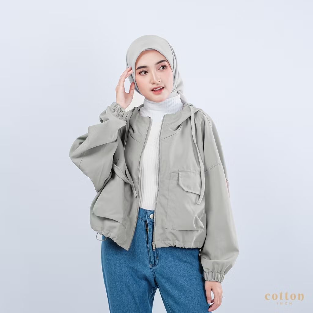 puttche's tweet image. Rekomendasi buat yang lagi nyari Jaket crop! Ini super bagus 
Cotton Inch - Magira Jaket Crop Parasut Wanita dengan harga Rp159.000. Dapatkan di Shopee sekarang! s.shopee.co.id/9KNXV8vSkF?sha…