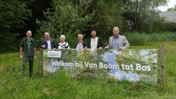 Nieuwe wandelroute in Diemerbos in gebruik genomen -  diemernieuws.nl/l/340145