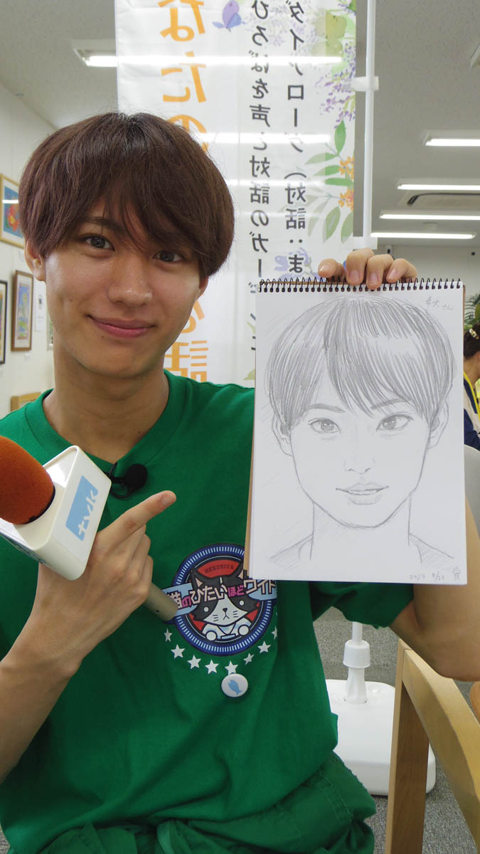 先日、さぎ沼アート展の開催報告としてアップした似顔絵をあらためて単体で投稿します✍️😊
tvkさんの番組「猫のひたいほどワイド」のレポーター、モデル・俳優の小林希大さんをお描きしました✨
この時の様子は↓の公式Youtubeにアップされてます!
https://t.co/va1QG2Z8wL

#似顔絵 #宮前区 #猫ひた 