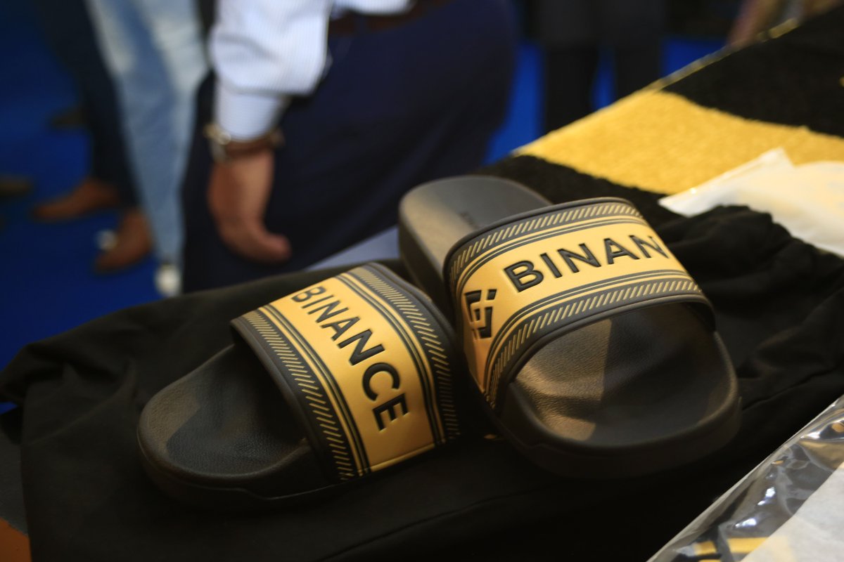 binance's tweet photo. Action mode: Slides on! https://t.co/s4CN0BNKeI