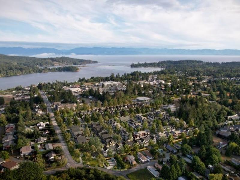 #ICYMI New urbanism philosophy at heart of <a href="/AragonForward/">Aragon Properties</a> Wadams Farm development in Victoria-area community of Sooke, B.C. Mix of housing types, 54 for-sale single-family homes, 78 rental townhomes.
renxhomes.ca/new-urbanism-a… #cre #realestate #housing #newhomes #victoria #vancouver