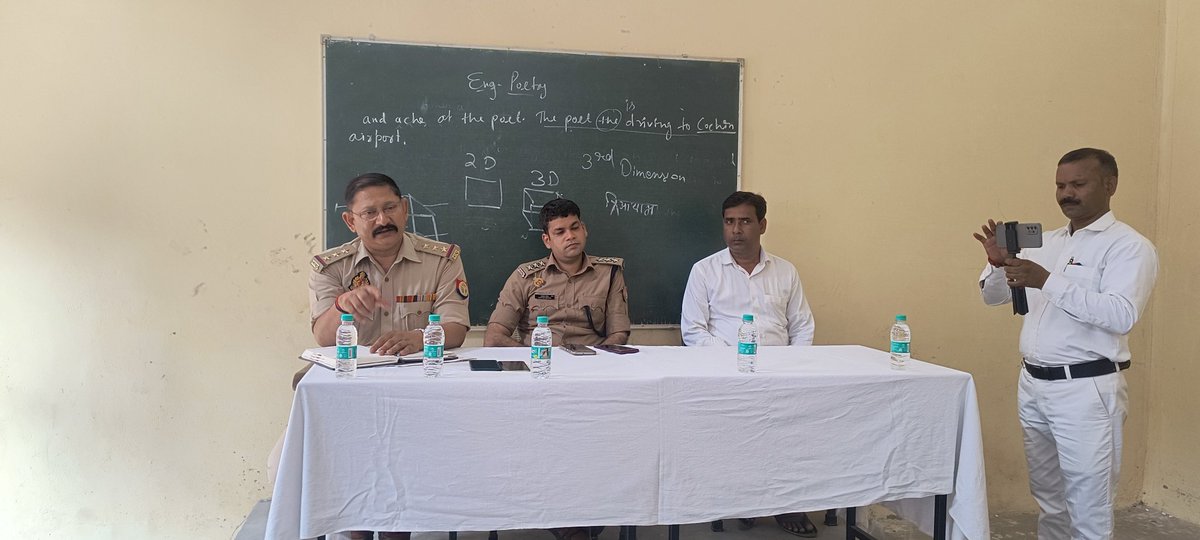 sonusharma98798's tweet photo. @Acp4GrNoida @DCPGreaterNoida @noidapolice @GbnSho जेवर थाना क्षेत्र के जहाँगीरपुर कस्बे में आगामी कांवड़ यात्रा और मौहरर्म के त्यौहार के मद्धेनजर पीस कमैटी की मीटिंग करते हुए एसीपी जेवर सार्थक सेंगर और जेवर कोतवाली प्रभारी संजय कुमार सिंह https://t.co/IsazxVFA2B