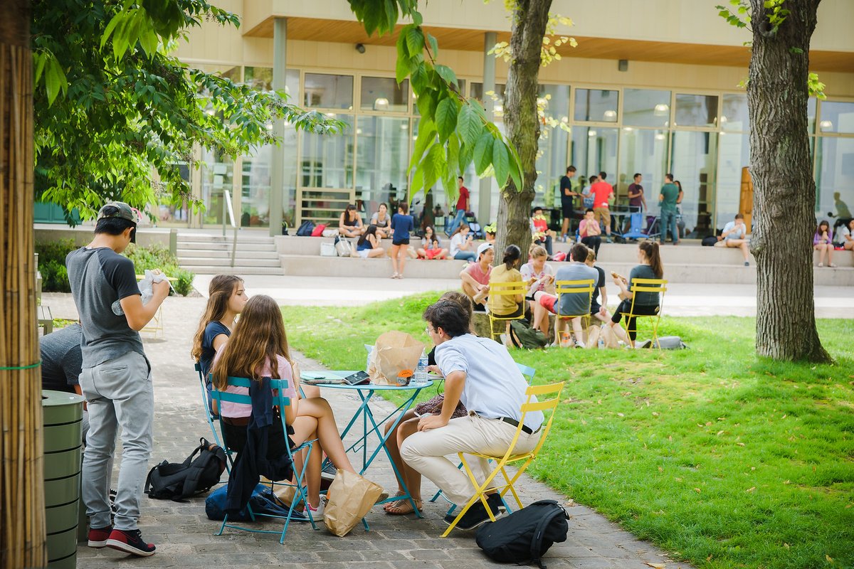 👩‍🎓👨‍🎓 Classement <a href="/letudiant/">l'Etudiant</a> des meilleurs villes étudiantes en 🇫🇷 #Reims en constante progression ↗
☑ Une part d'étudiants de 13,5% (35 000)
☑ Forte densité de l'offre de #formation
☑ Nombreuses initiatives locales
☑ Un bon accès aux services de santé
letudiant.fr/classements/cl…