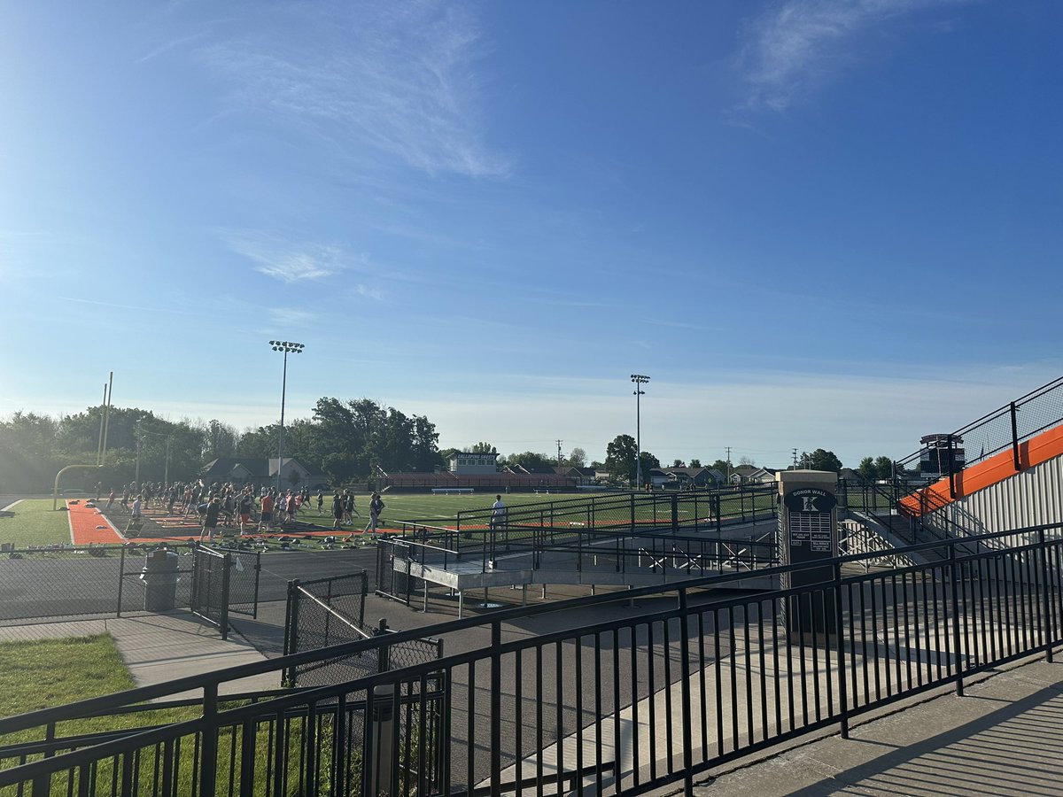 LE_SCentr_WI's tweet photo. Perfect morning to get athletes ready for the preseason fundraiser. #prepareforsuccess https://t.co/lEHTPrCGFH