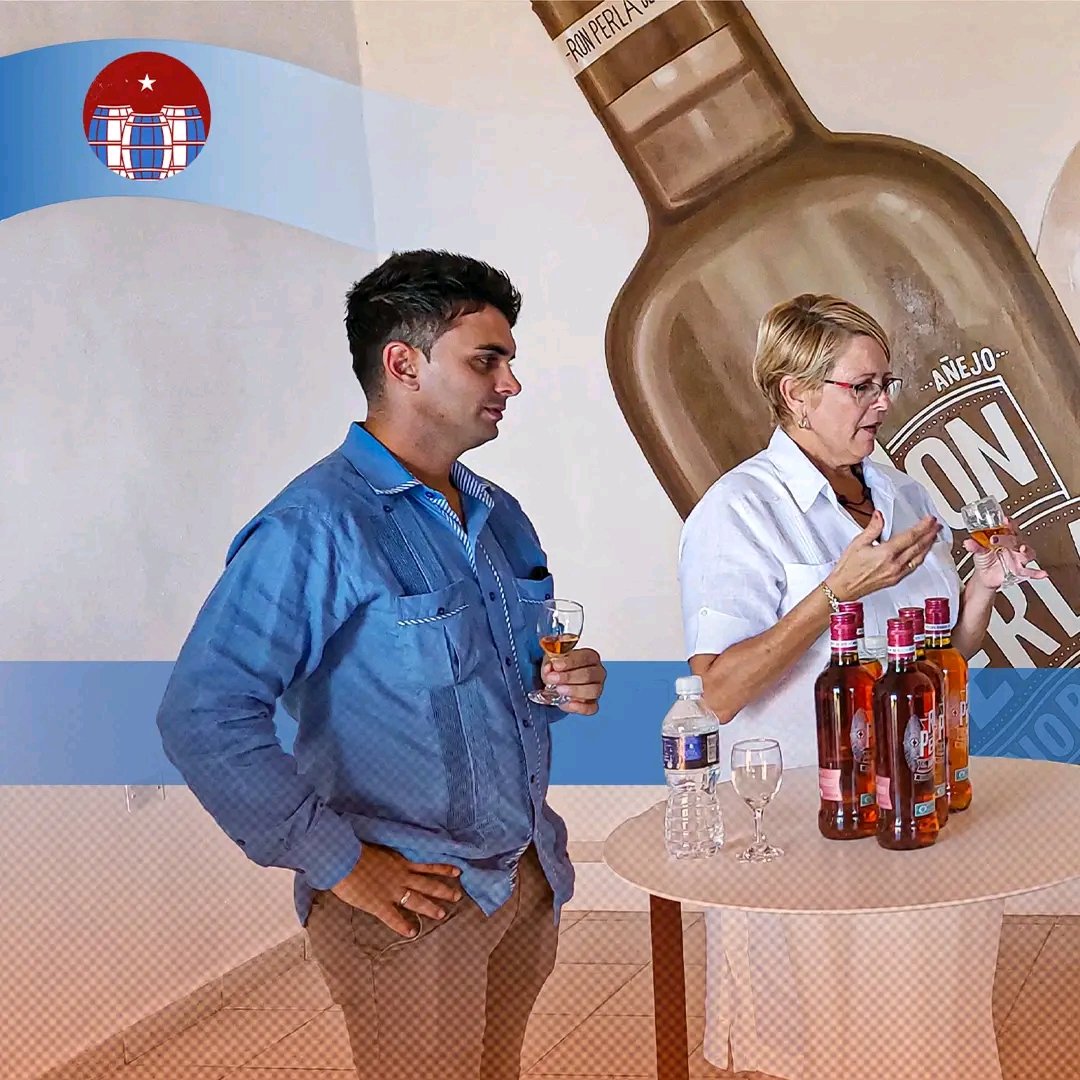 llera30981's tweet photo. Conozca la historia de Isabel Cristina Rivero, Aspirante a Maestra del #RonLigeroCubano🥂 https://t.co/bj8ip3SS9F
Desde @CubaRonSA
 #MinalXMásAlimentos 👇 https://t.co/A9ED8OiEYJ