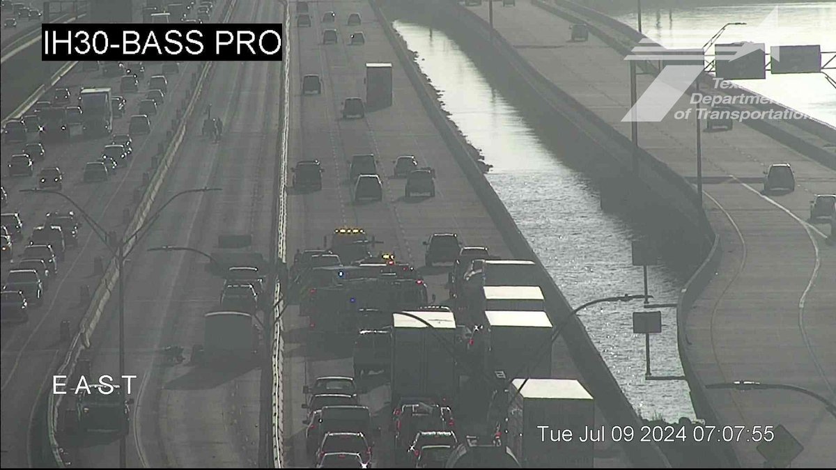 Code3TIMS's tweet image. Motor Vehicle Accident | EB I-30 bwtn Bass Pro Dr &amp;amp; Dalrock Rd | Two Left Lanes Closed | 4 Vehicles Involved | Merge Right | @Rowlett_PD, @RowlettFire &amp;amp; NTX Wrecker are On Scene | Use Caution in the Area.