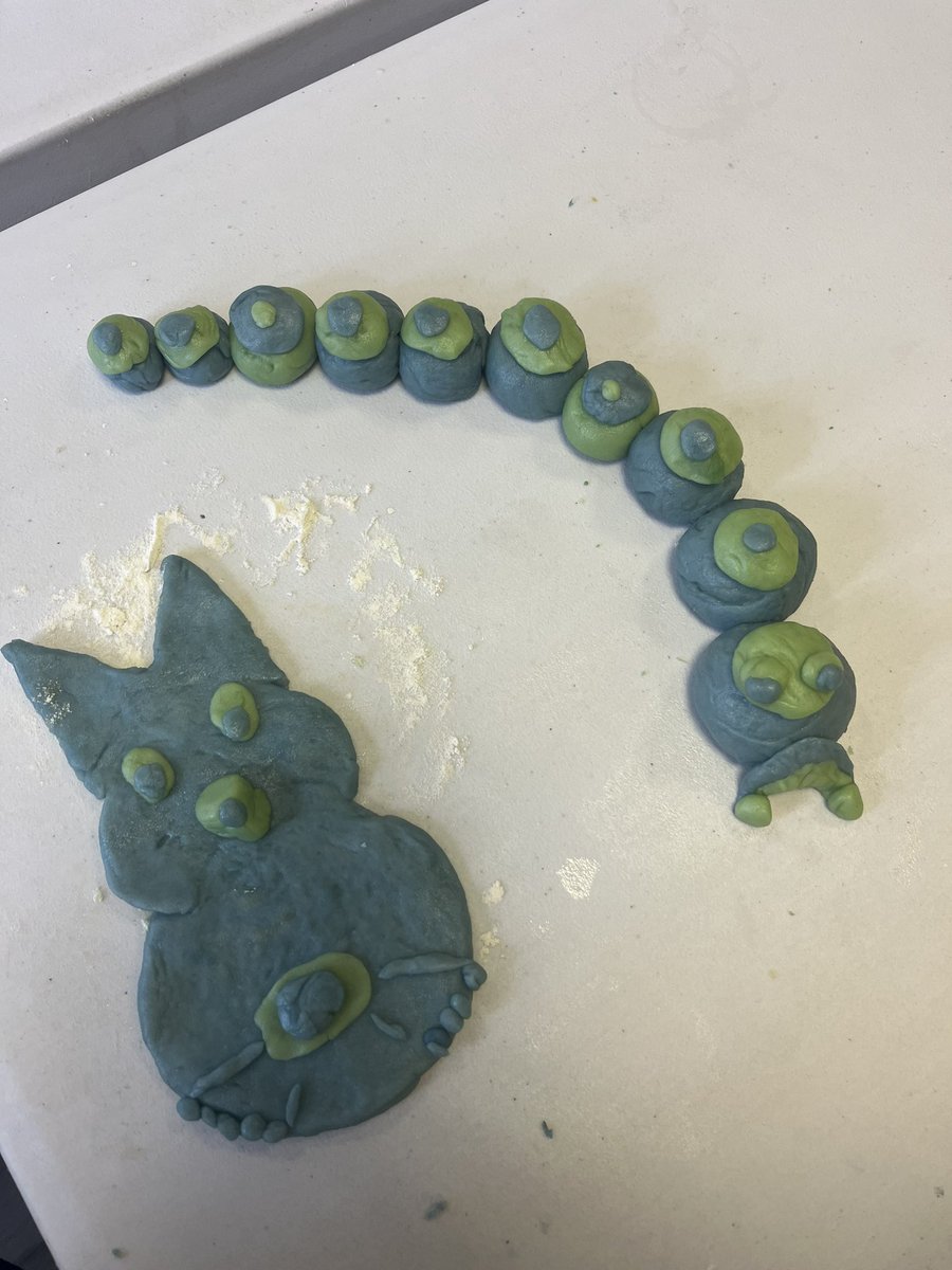 HannahjFARE's tweet photo. Week 2 of the @FARE_Scotland Childcare Employability Programme 📚✏️🖍️
Yesterday the trainees explored learning through play! We discussed how young children learn and develop through play and we had a go at some activities ourselves! https://t.co/jDgC3dZ4gH
