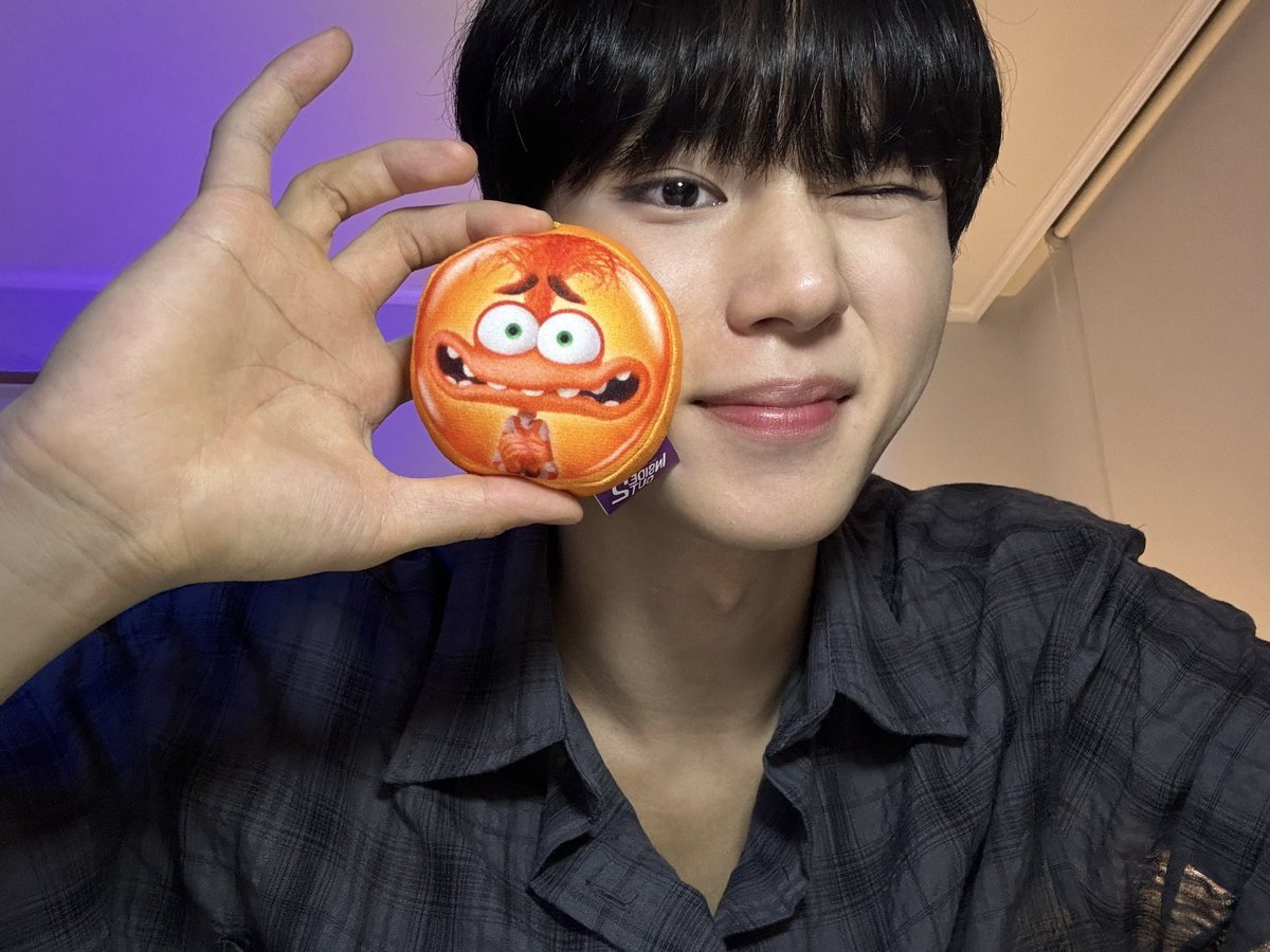 WEi__Member's tweet photo. [#준서] 내 최애 불안이🧡 https://t.co/a7ioAfwGtB