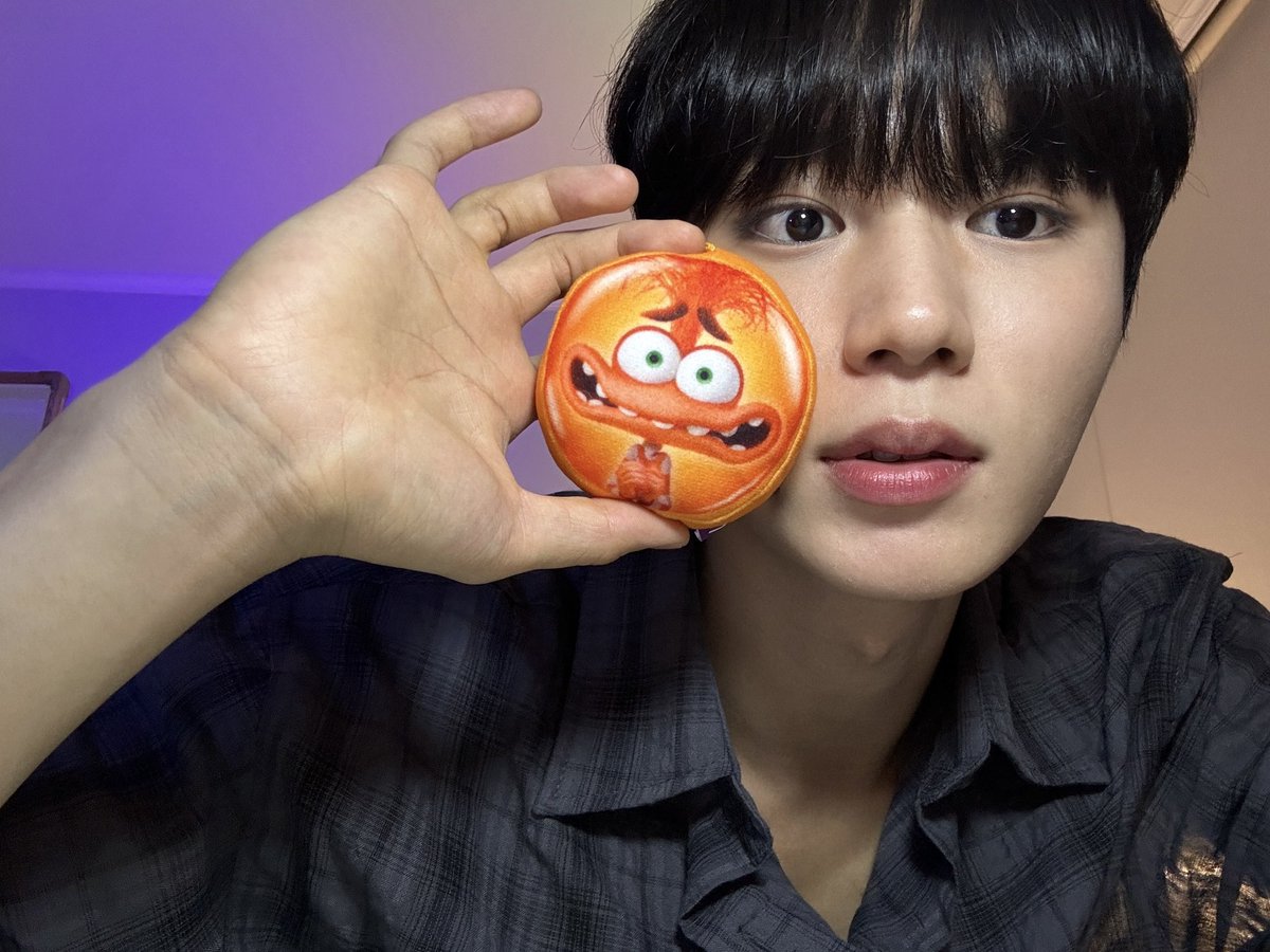 WEi__Member's tweet photo. [#준서] 내 최애 불안이🧡 https://t.co/a7ioAfwGtB