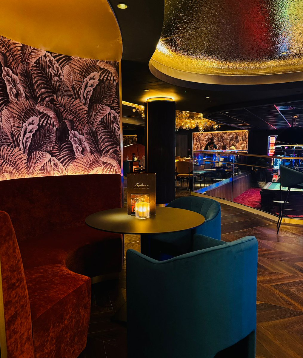 Experience the new look Napoleons Leeds 😍 

Our gorgeous booths are perfect for drinks and bar snacks, even if you're not dining!