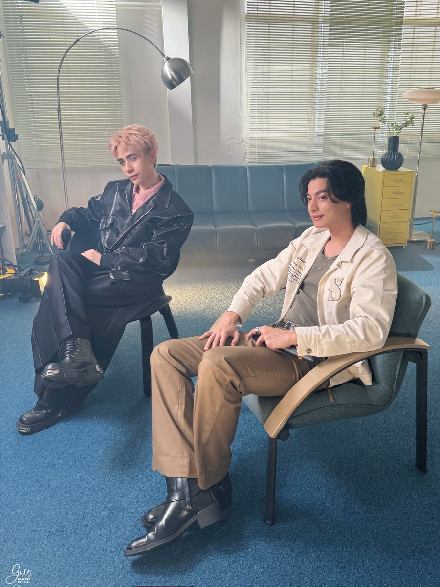 Gulfkanawutofc's tweet photo. ขอบคุณ @QH_MasterD ที่ชวนกลัฟมาทำเพลงนี้ด้วยกันนะค้าา🥰

#แค่เราTeaser 
#GulfKanawut #QuangHungMasterD 
@gulfkanawut https://t.co/KxQDSiDp65