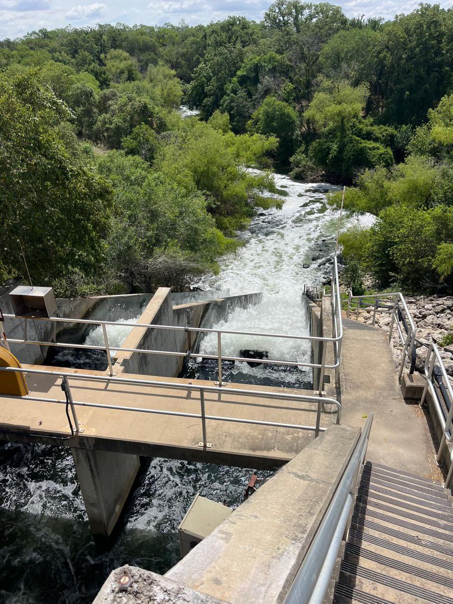 omjasvinMD's tweet image. Chennai Mayor R Priya inspected the San Antonio Water System (our metro water counterpart) in Texas USA on their treated waste water facility through which water is provided to households there in taps 👇🏽