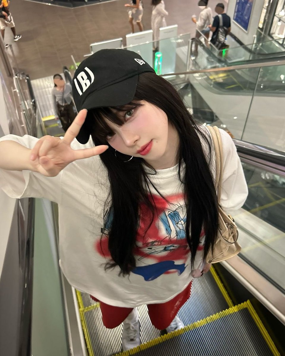 週末限定値下げ　aespa ポップアップ　Tシャツ トレカ　カリナ　原宿