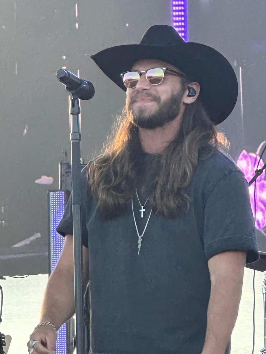 theunholygoalie's tweet image. It was a great show by @WarrenZeiders in spite of some #techdifficulties @CavendishFest ….. thanks Warren #warrenzeiders