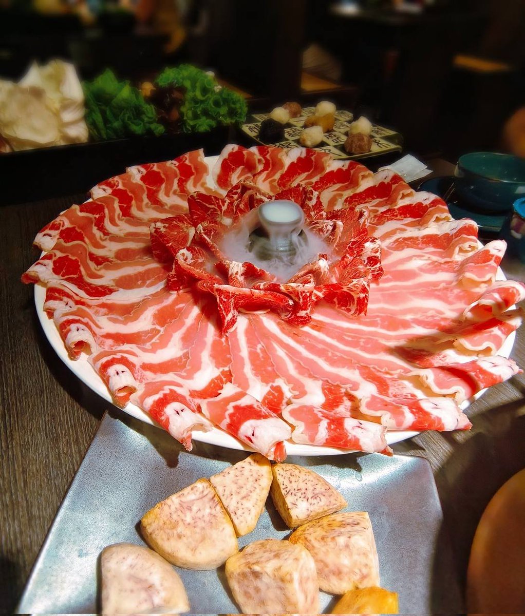 GyasiIna50508's tweet photo. 感谢招待，今天吃很多肉肉，还有布丁🍮 https://t.co/3HDgl9FRXi