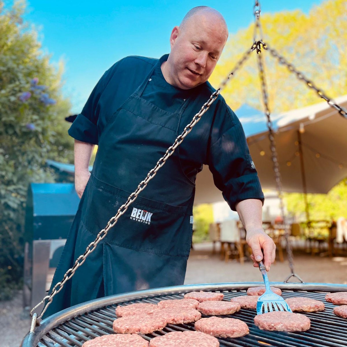 Een BBQ voor een grote groep organiseren? Laat je ontzorgen door een ervaren cateraar! Wij hebben de kennis, kunde en materialen om het tot in de puntjes te verzorgen!

beijkcatering.nl/bbq-voor-grote… 

#BBQ #Catering #BeijkCatering #Barbecue #Groningen #Friesland #Drenthe
