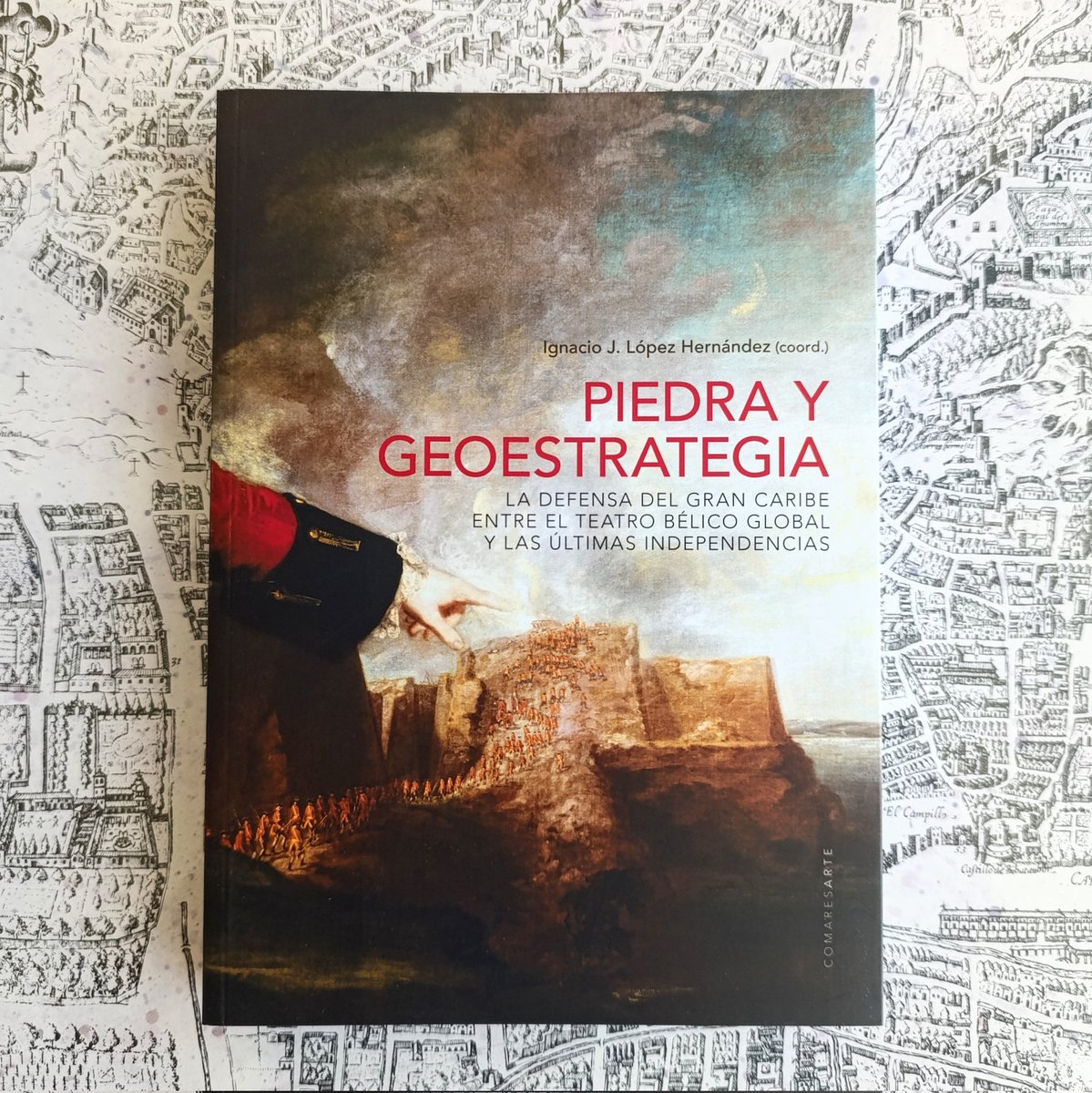 Ya disponible #PiedraYGeoestrategia una obra que documenta el patrimonio defensivo conservado y explora la intersección entre la arquitectura militar, la estrategia geopolítica y la gestión de recursos en un período crucial de la historia colonial caribeña bit.ly/4eYHNxp
