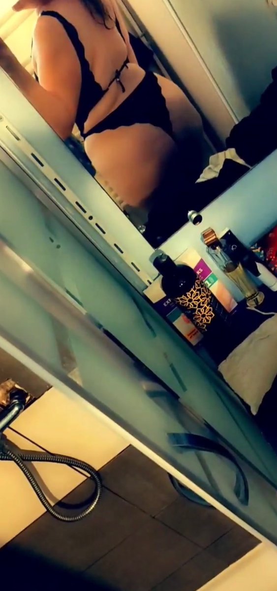 Nakimsa1's tweet photo. @leloungesexy 🙈🙈🙈 https://t.co/szEpxi2pcI