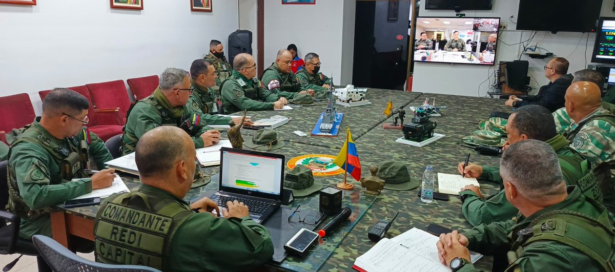 hljohan's tweet photo. #FANB en apoyo al @cneesvzla a través de todos los medios tecnológicos de instrucción y capacitación ha recibido; más de 300 horas de instrucción; para garantizar los derechos políticos de los venezolanos y las venezolanas en preparación para la “Elección Presidencial 2024”. https://t.co/oiQ3slIaVP
