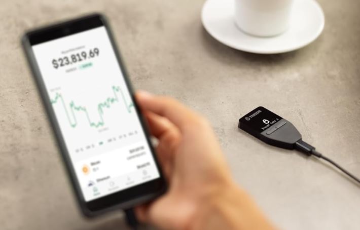 ConnectedCrib's tweet photo. Trezor Safe 3 Smart Secure #Crypto #Wallet with Open Source Design - https://t.co/yAkpu4igZJ - https://t.co/lnmZ972AAP