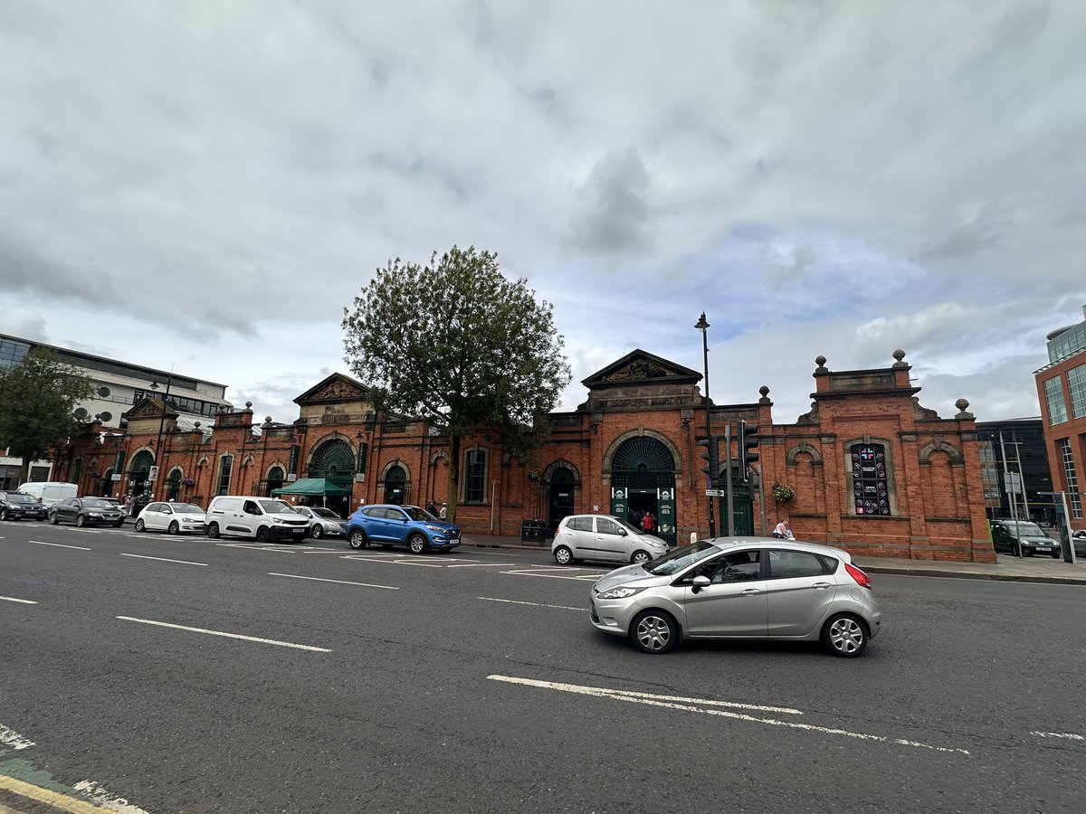 Spatchmo's tweet photo. #Belfast @StGeorgesMarket https://t.co/NepPnnClaC