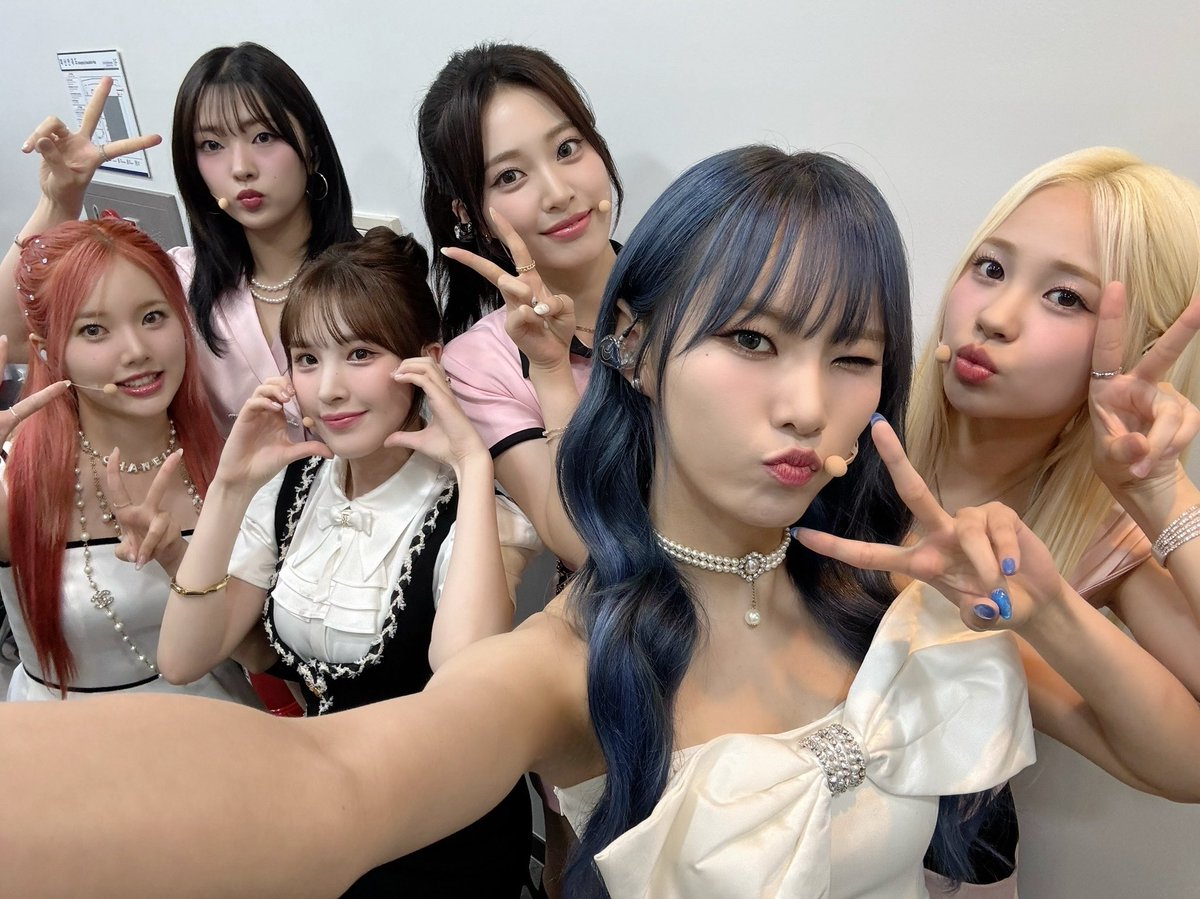240709 With #Bliss 컴백 쇼케이스

데일리의 응원과 함께 #LIGHTS_ON 의 
청량한 시작을 알린 Bliss 쇼케이스 💕
데일리들~ 이번 여름 위클리 따라 따라 따라 🎶
신나게 보낼 준비 되셨죠? ✨

#위클리 #Weeekly 
#Weeekly_LIGHTS_ON