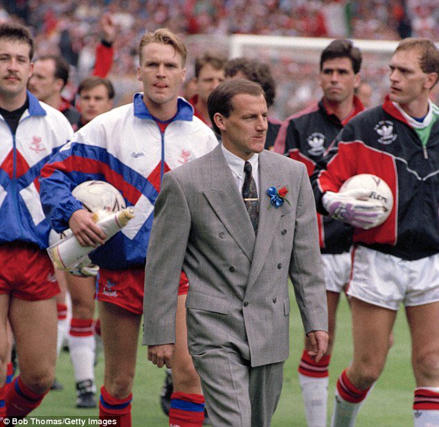 Ukhilal1957's tweet photo. Happy Birthday Sir Steve Coppell our greatest ever manager I still love ya Steve the best days 🔵🔴🔵🔴 https://t.co/RrbFx6gxsY