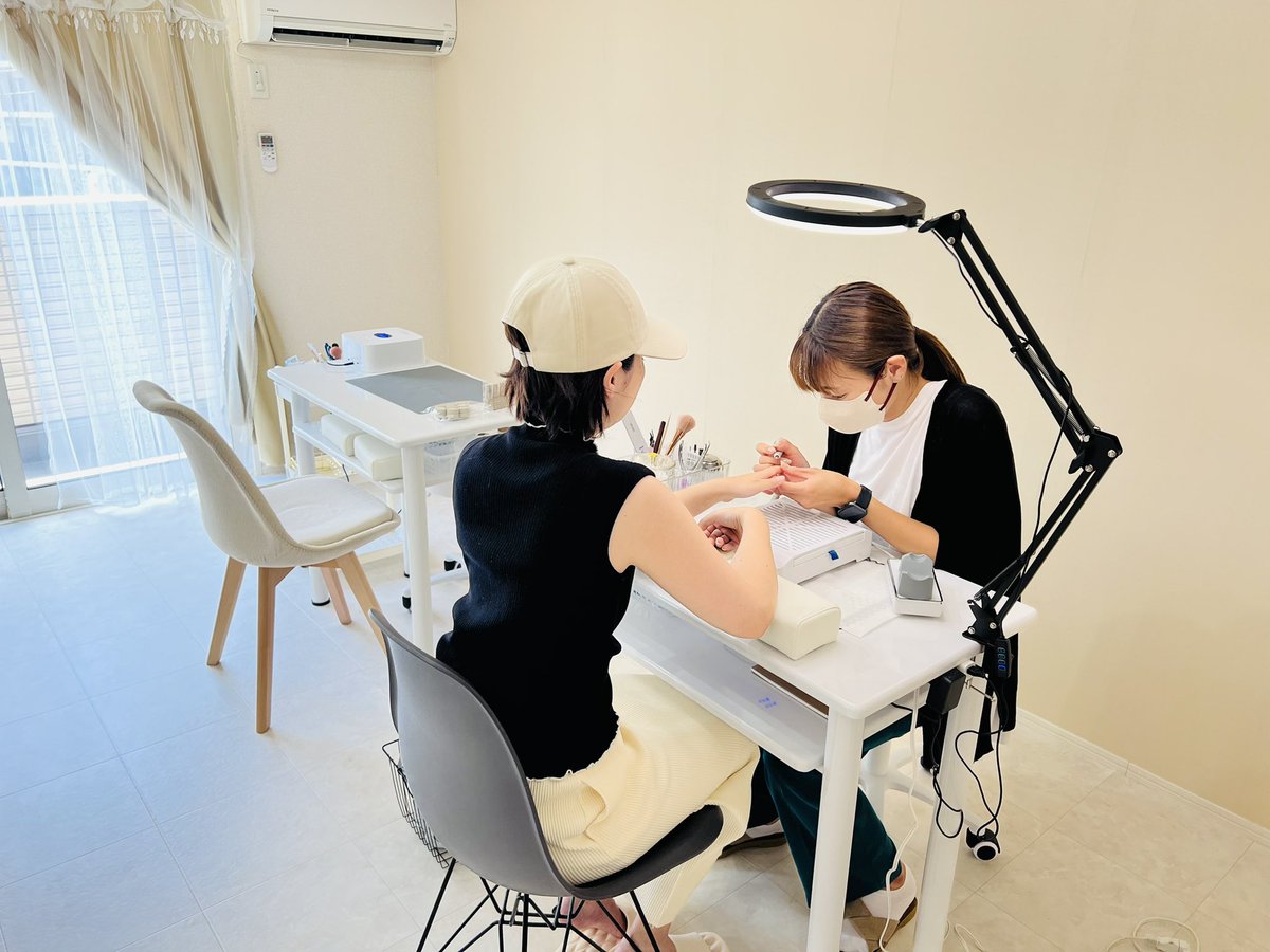 nail_3plus's tweet photo. 私の弟子達がネイルモデルを絶賛募集しております✨
ワンカラー1000円(オフありもOK)
ぜひ皆様ご協力よろしくお願いします🙏
「minimo」とゆうサイトから『Pinna by Nail 3＋』をご検索ください！
お友達やご家族にもお声がけください💓
#三郷ネイル #三郷中央ネイル #ネイルモデル募集 https://t.co/boqN8clskL