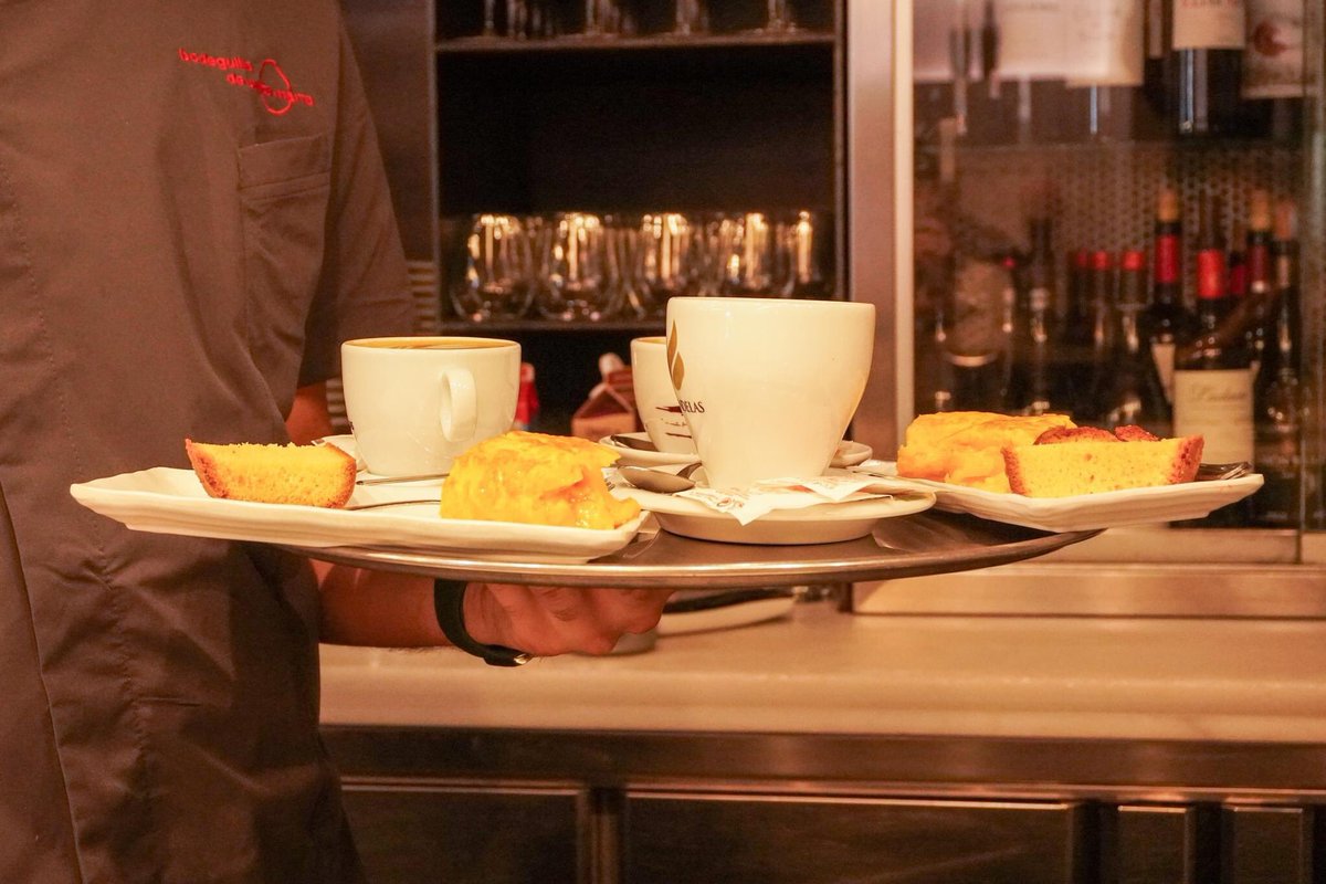 Café + pincho de tortilla, a mellor combinación para comezar o día 😀

#BodeguillaSCQ #BodeguillaSantaMarta