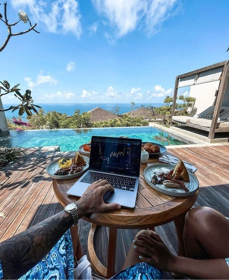 therjrajesh's tweet image. Forget 9-5 Jobs

People are exploiting faceless YouTube channels to print money.

Let me show you, how to make faceless YouTube videos with AI &amp;amp; make $10,000/m