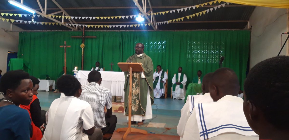 Mu butumwa bwe, Padiri Theophile waruhagarariye Umwepiskopi yabwiye urubyiruko ko kiliziya yifuza ko buri mujeune abarizwa mu miryango ya Agisiyo gatolika nk'ahantu ho gukomeza ukwemera kwe.<a href="/ArchKigali/">Archidiocèse de KIGALI</a> <a href="/Kinyamateka_KM/">KINYAMATEKA</a> <a href="/pacis_tv/">Pacis Tv Rwanda</a> <a href="/CEPJRwanda/">CEPJ</a>