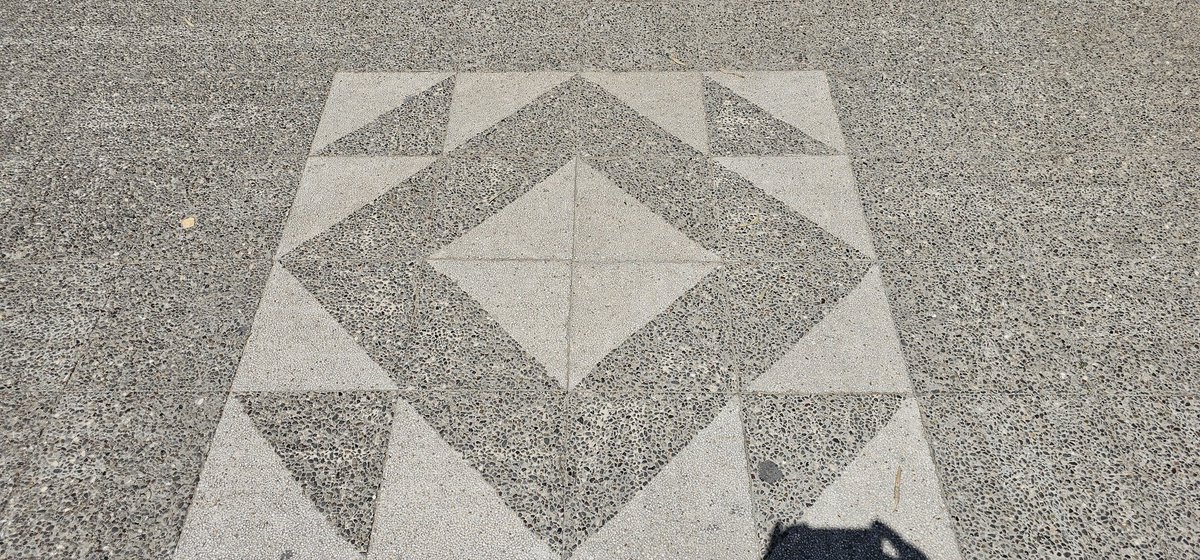 collmaths's tweet photo. Des #maths partout quand on voyage... https://t.co/AlcEP3qPIP