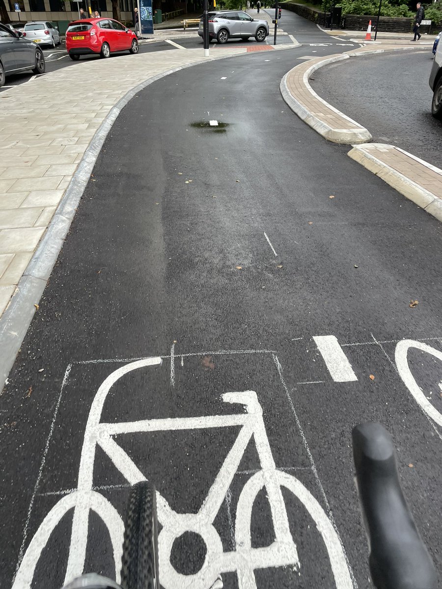 ZoeBanksGross's tweet photo. Happy scenery from my #cyclecommute. The Old Market gap is smooth riding now. Thanks @BristolCouncil ! https://t.co/G67ue2Ihvq