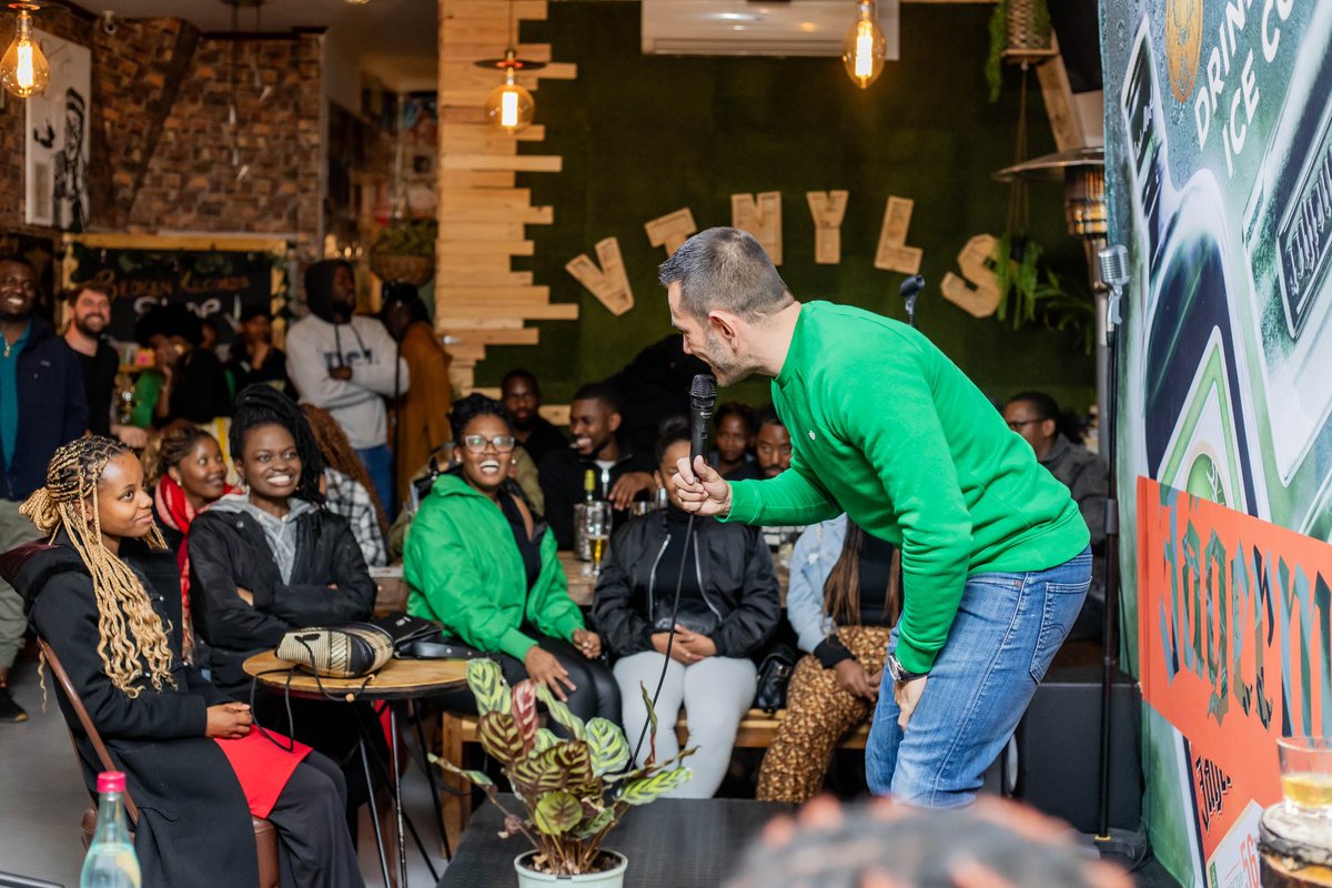COMEDYHOURSTAGE's tweet photo. Meisters of Comedy presented by Vinyls Comedy Hour 🦌 July edition 🥂

Thank you for coming the, see you all again in August 🧡

📸: @Leoviich 📍@vinylswhk https://t.co/piQmQeRgA7