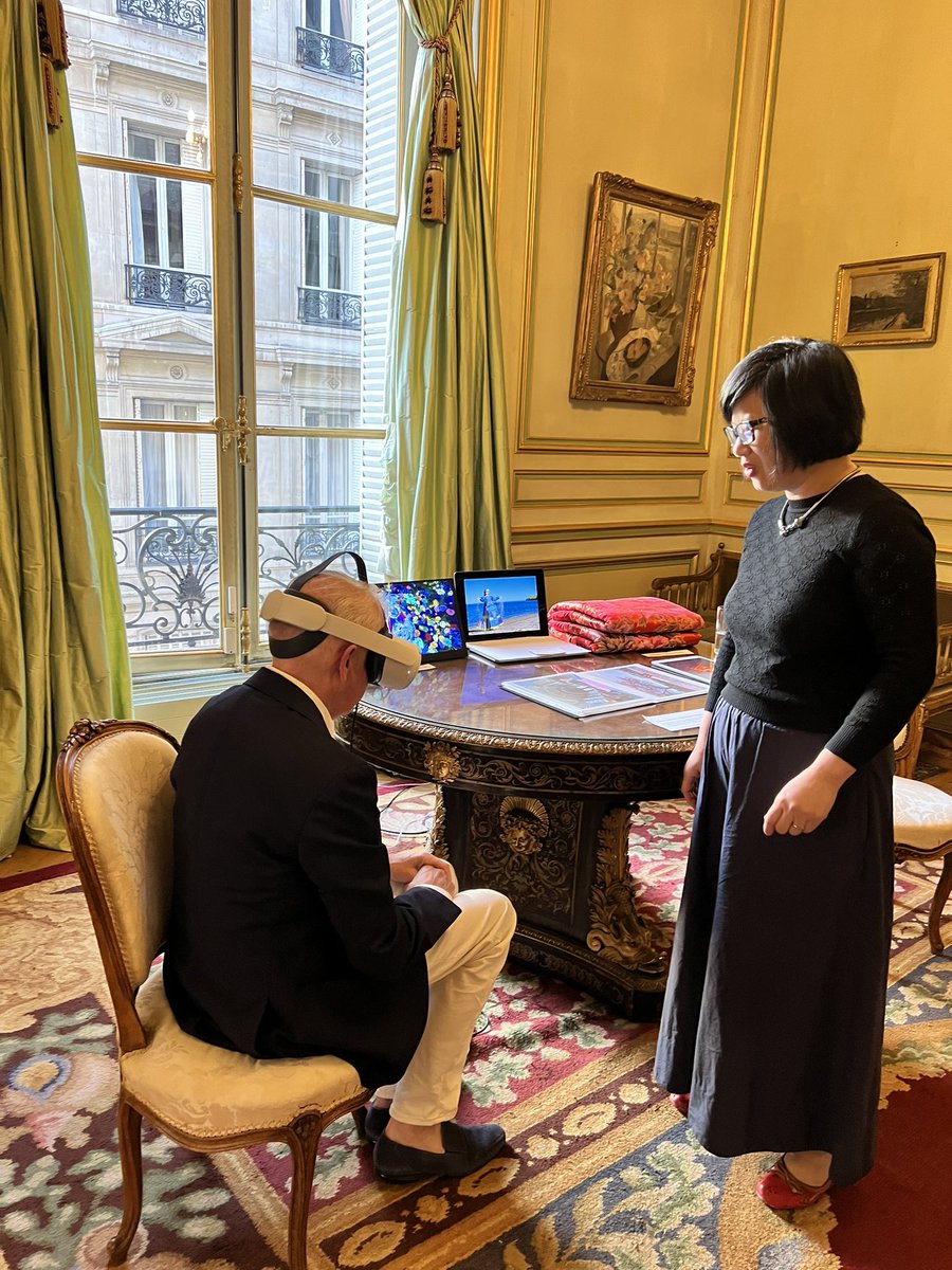dianadigital003's tweet image. What a pleasure being invited to the Irish Embassy @embirish in Paris, part of the #spaceprogramme with an international crowd of digital talents eg. @ChunHua_C_Dong @idakvetny and many others 🔥 showing their work and guest talk by Fabrizio Poltronieri 👏🏻