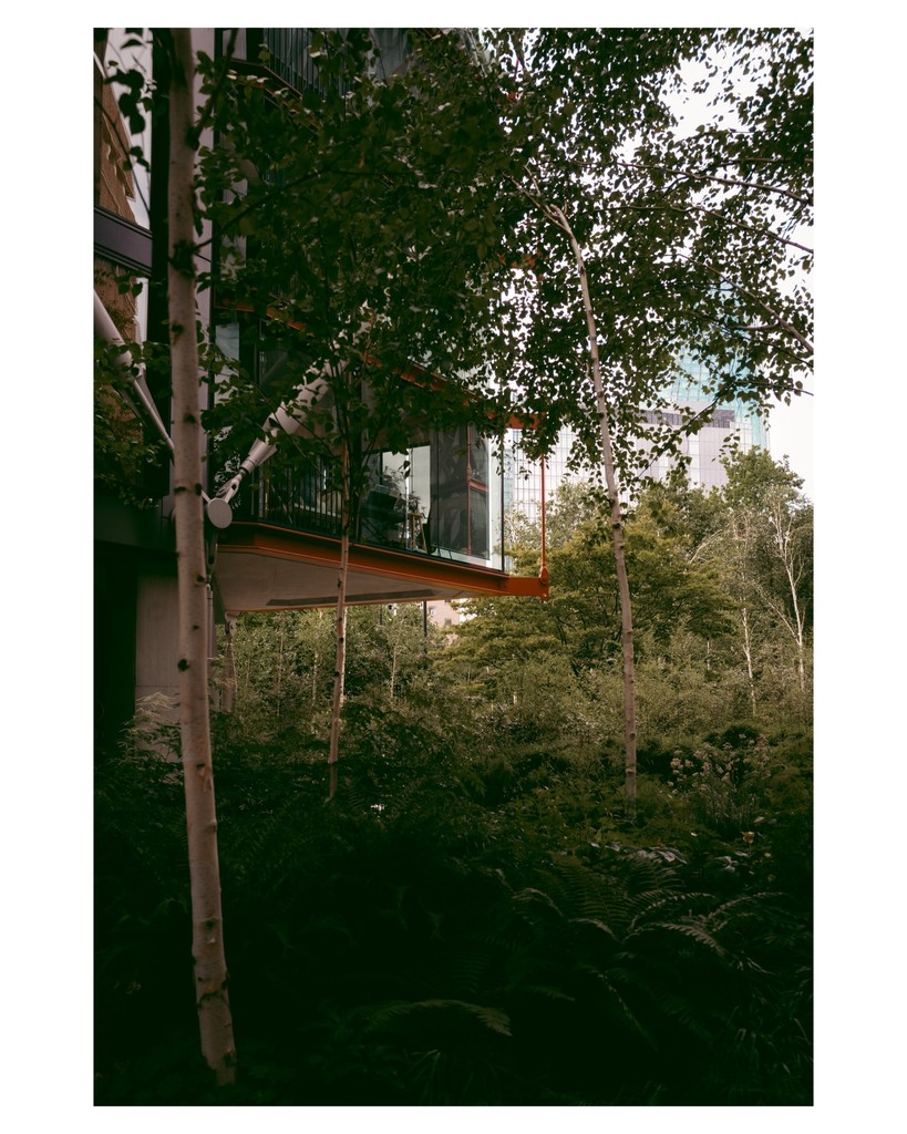 Neo Bankside. Despite miserly public space, and the lack of on-site affordable housing, there’s something alluring about the external structural skeleton with the greenery below.
-
#architecture #rshp #richardrogers #neobankside #londonarchitecture #steel #structure #london