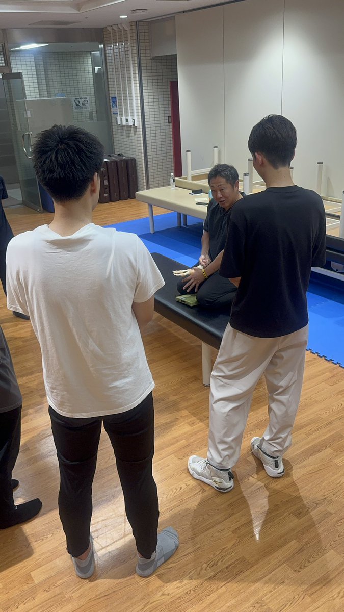 t_zero100's tweet photo. 6月治療道セミナーを開催しました💆‍♂️🏋️

毎月開催しております九州医療スポーツ専門学校の学生さんむけに治療家として必要な技術をレクチャーしています

まだまだ一緒に成長しましょう🔥
興味があればご連絡お待ちしております👍

#九州医療スポーツ専門学校 
#デミさん
#トシさん
#スポーツトレーナー https://t.co/m0DXeIVeRb