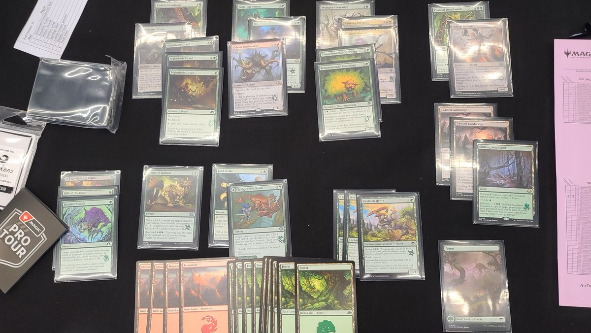 Hottest_Lamia's tweet photo. My day1 draft from the PT, almost mono green, nobody wanted to play green at my tables I guess (2-1 result, Lost to Phlage + Arena of Glory twice) https://t.co/bzonh4P4dm