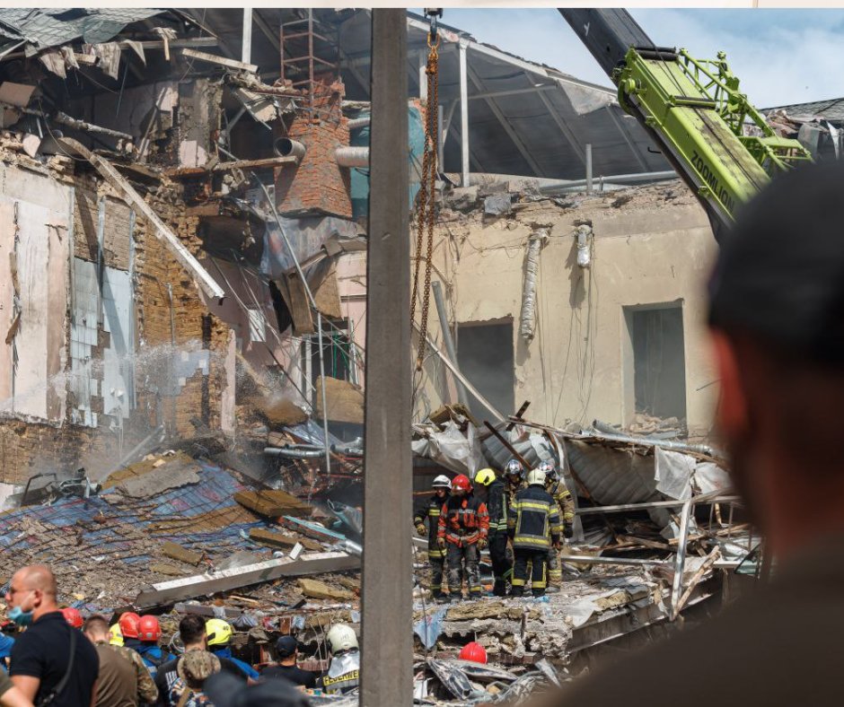 MykolaKuleba's tweet photo. 💔 Today, we honor the memory of those who died as a result of the brutal Russian attack on #Kyiv, #Dnipro, and #KryvyiRih. Among the 37 innocent victims are four children whose lives were cut short so early and unjustly.

The cynical shelling of the #Okhmatdyt Children's Hospital in the capital is yet another proof of the inhuman cruelty of the aggressor country. #Russia is trying to take away the most precious thing from us — our children and hope for a bright future. This war crime has no justification. And today, we speak about it loudly so that the whole world knows about these atrocities.

We are in deep mourning for everyone who died, and especially for the innocent angels. We sincerely sympathize with all those who were injured, lost loved ones, or lost their homes. We wish all the victims a speedy recovery.

You can support and donate to help the victims by following the link https://t.co/uzK4giDQMp.

📸 Anatolii Nazarenko