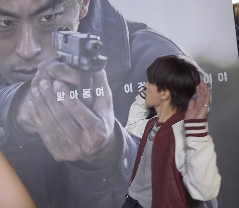 Zzz_Junghae's tweet photo. 호엑!                                   총구 막아버리기 https://t.co/IJzp9MEjtH