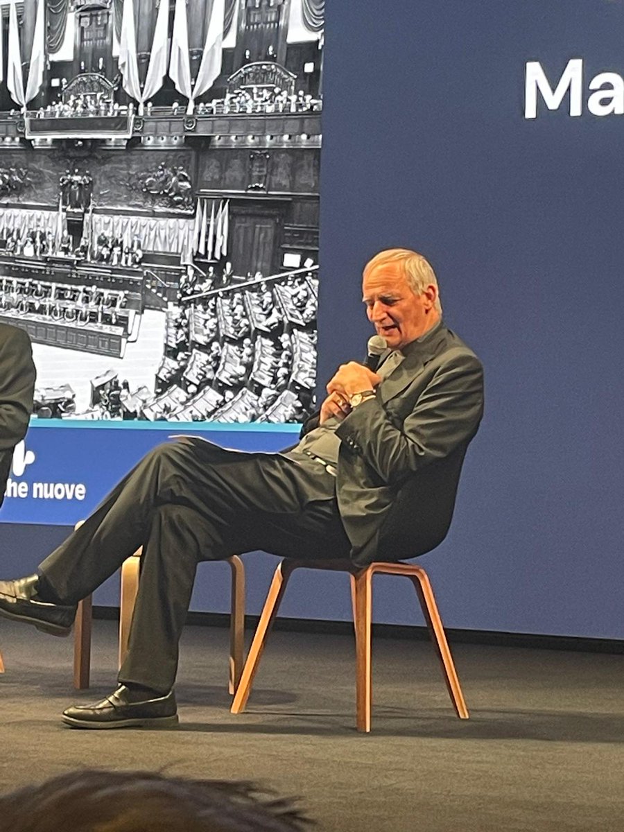 cuper_ER's tweet photo. Il @cuper_ER presente ieri alla presentazione del libro dell'assessore alla salute della @RegioneER @raffaeledonini "𝐈𝐥 𝐒𝐞𝐫𝐯𝐢𝐳𝐢𝐨 𝐒𝐚𝐧𝐢𝐭𝐚𝐫𝐢𝐨 𝐍𝐚𝐳𝐢𝐨𝐧𝐚𝐥𝐞 - 𝐔𝐧𝐚 𝐬𝐭𝐨𝐫𝐢𝐚 𝐝𝐚 𝐭𝐫𝐚𝐜𝐜𝐢𝐚𝐫𝐞". 
#CUPER #SistemaSanitarioNazionale https://t.co/jj4JR7EpH4