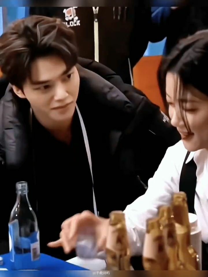 The way he was always attentive to and cared for what she said and did is one of the reasons why KangYoo are loved and shipped 🫠🫰❤
#SongKang #KimYooJung