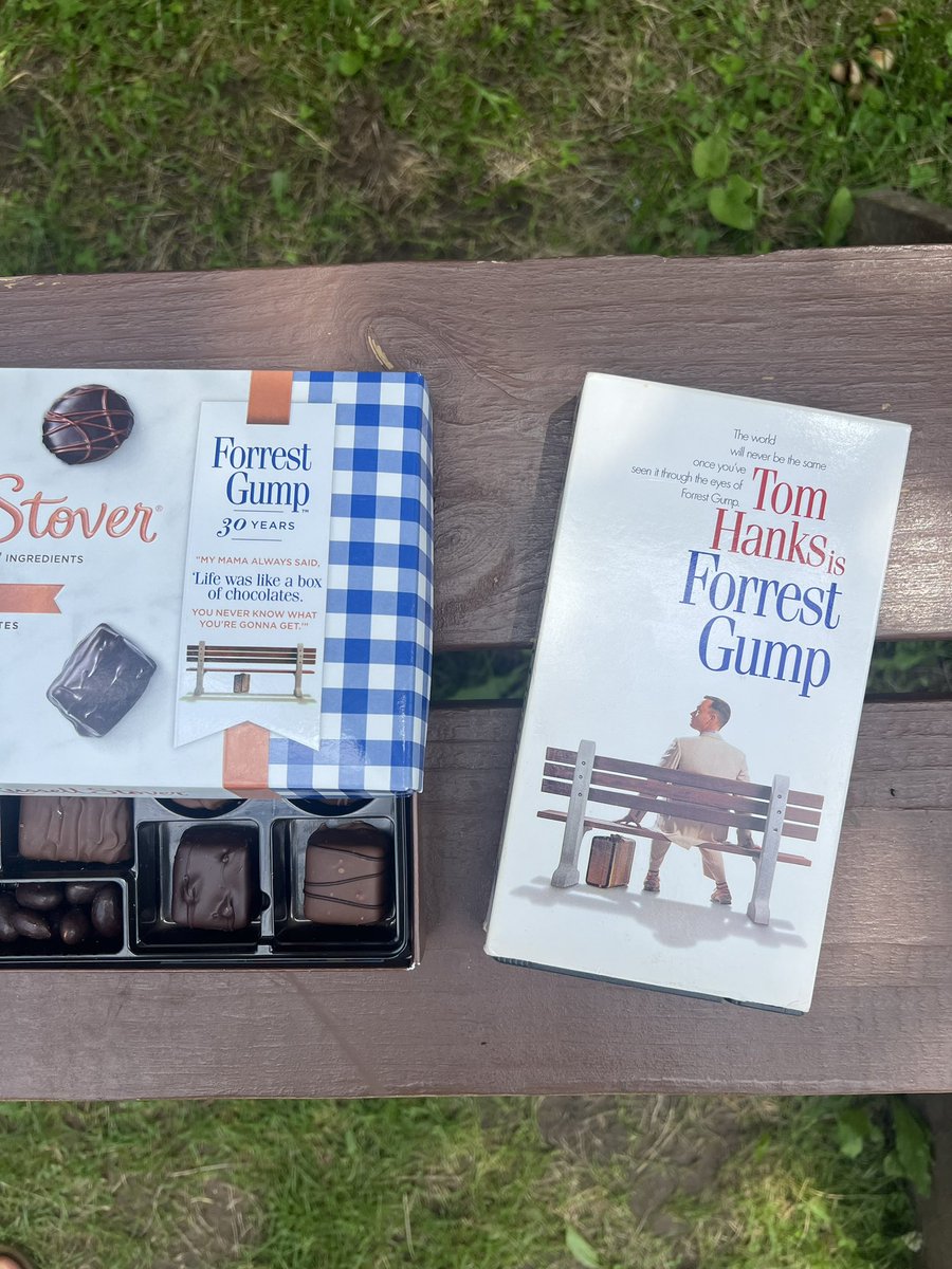 FlashbackVideo_'s tweet photo. Happy 30th Anniversary Forrest 
.
.
.
.
#ForrestGump #TomHanks #RussellStover #vhs https://t.co/qSEBCa1MV3