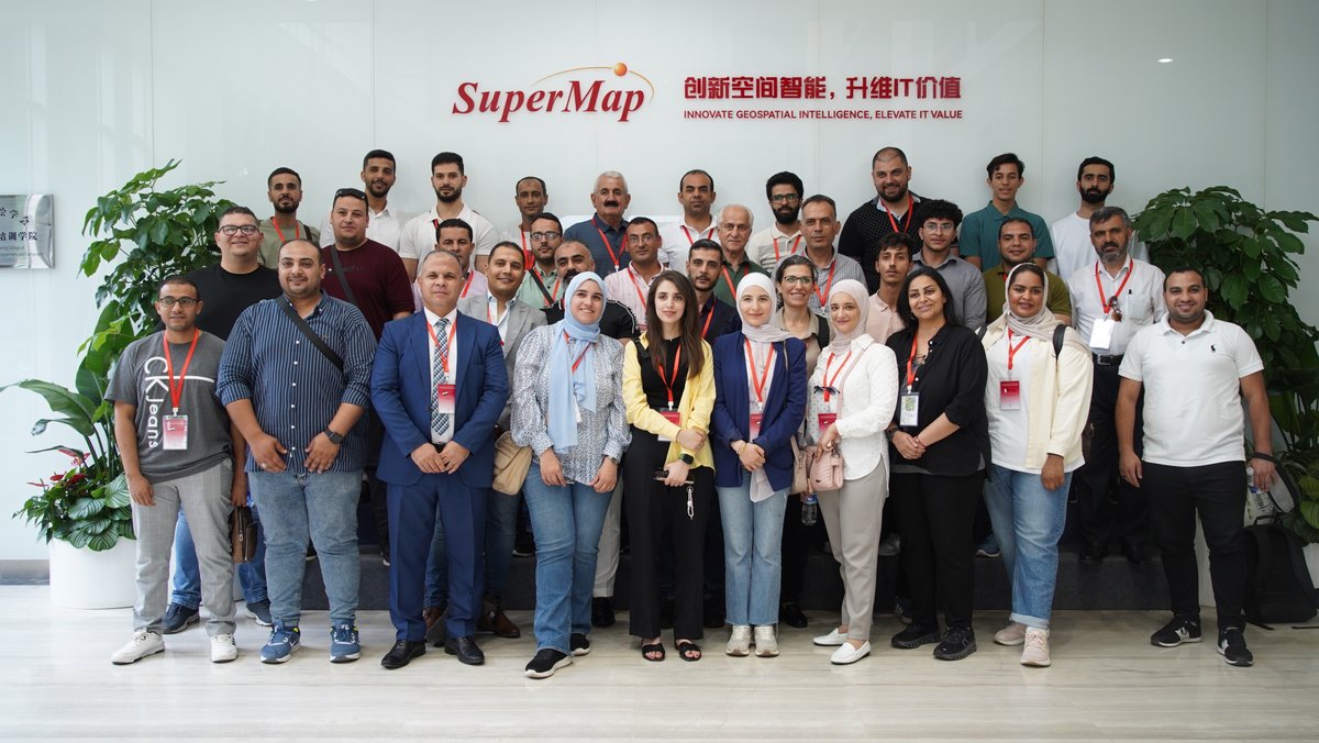 SuperMap__GIS's tweet photo. Representatives from multiple #Arab States visited #SuperMap! Focusing on transportation, logistics and urban management, we introduced SuperMap #GIS technology and its application. Glab to have communication with everyone! Welcome more international friends to visit SuperMap! https://t.co/x9xHHRfhyz